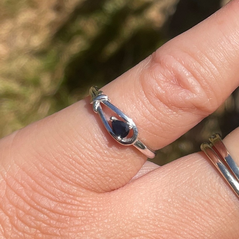10k Blue Sapphire Ring​​​​​​